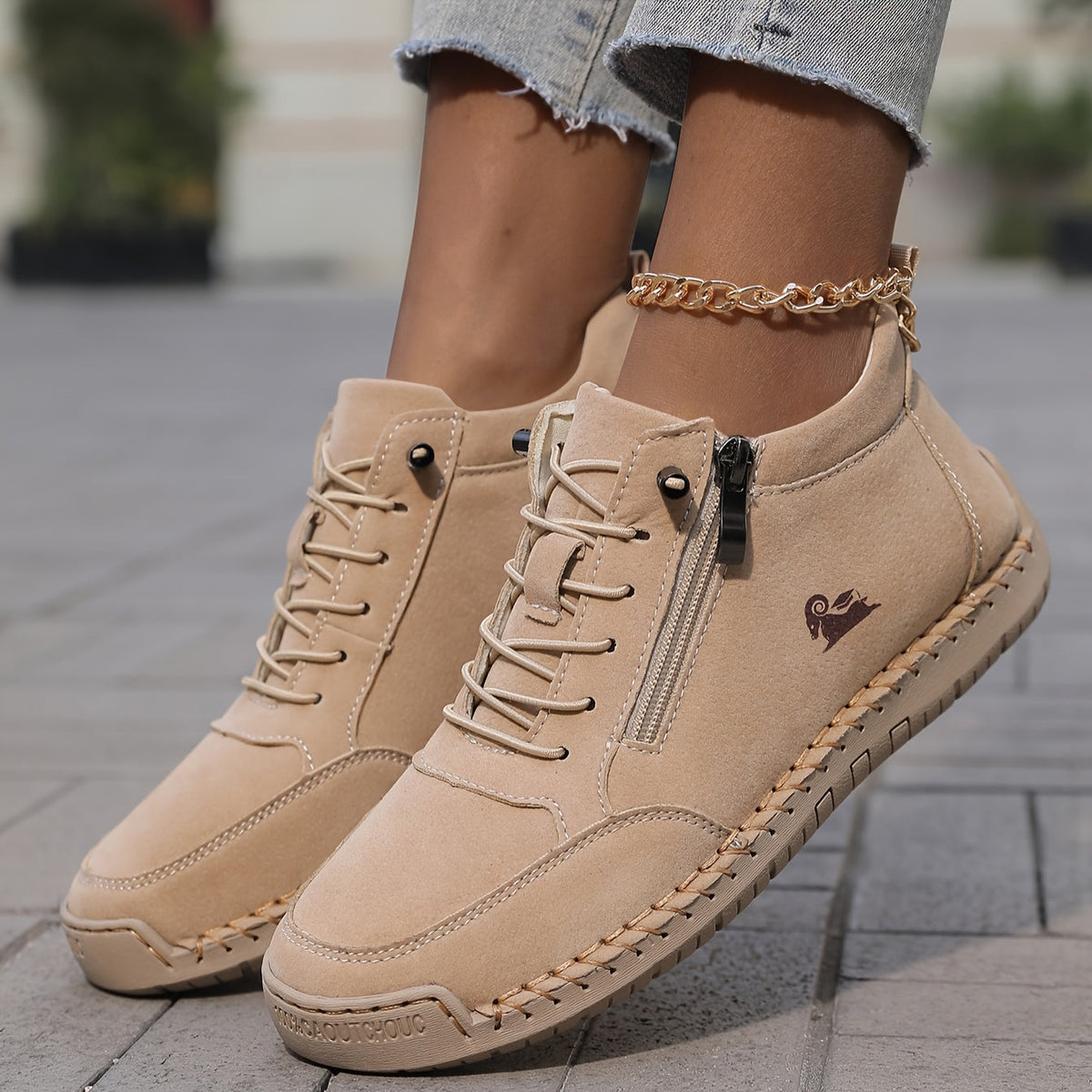 Mila – Komfortable ortopediske sneakers med glidelås